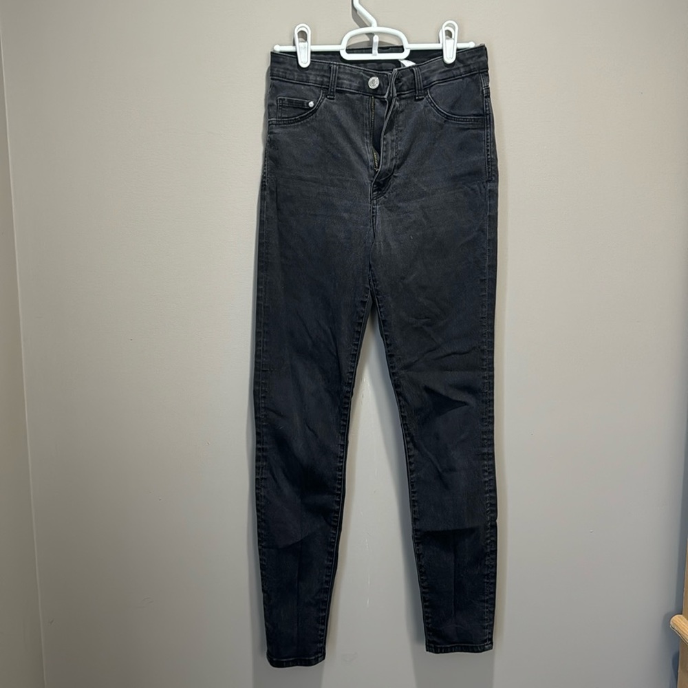 H&M size 26 black skinny jeans